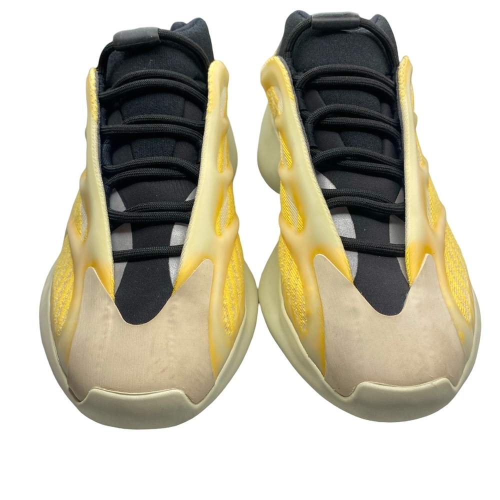 The adidas Yeezy 700 V3 ‘Safflower great condition! - Picture 6 of 12